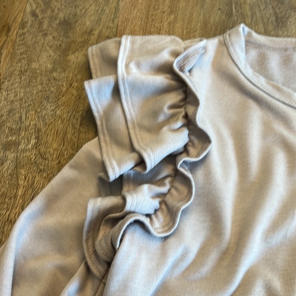 Entro Ruffle Sleeve Too - Picture 2 of 7